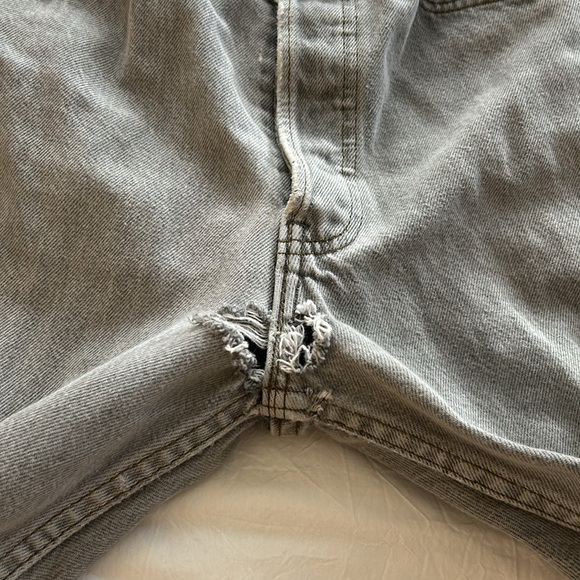 Vintage Gray Distressed Levi’s 501s - Picture 6 of 7